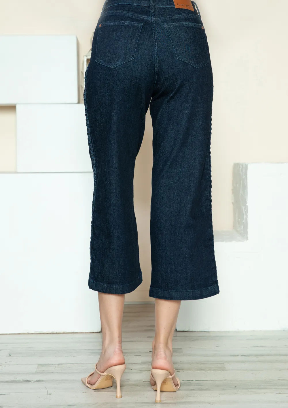 601a6751-2185-4519-b071-de0dc6525139-Max